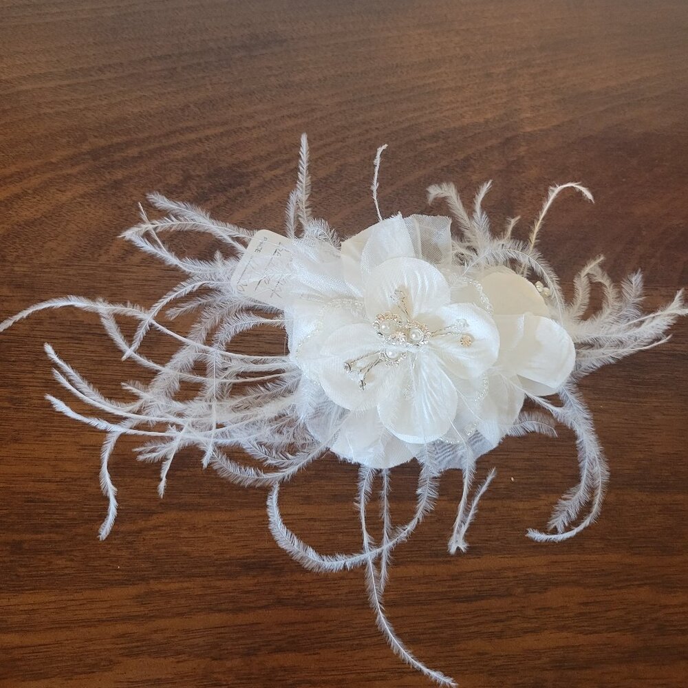 NWT Bridal Head Comb Hair Accessory
